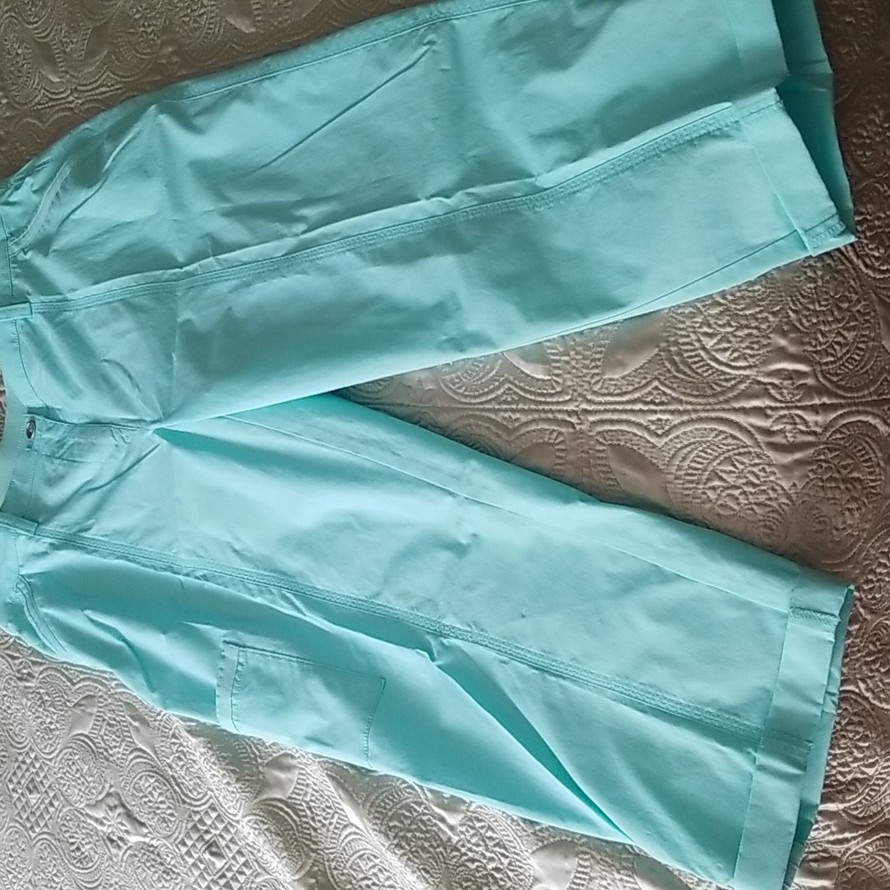Chico's Cargo Capris